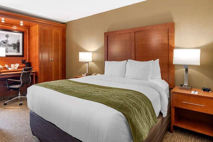 Room 5 of 31