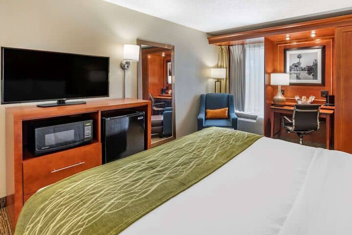 Room 6 of 31