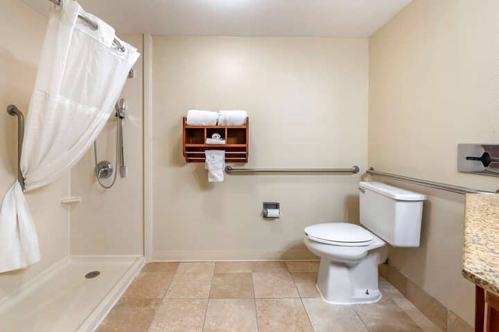 Room 18 of 31