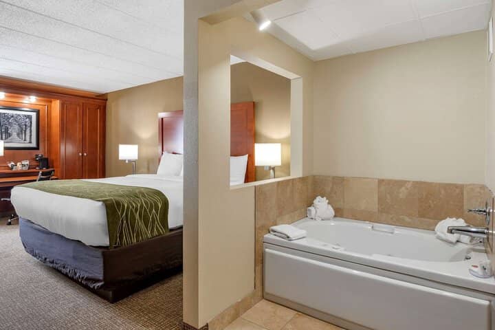 Room 10 of 31